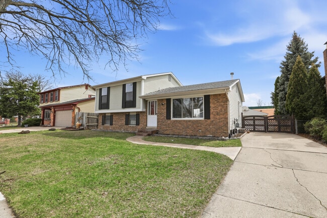 Building Photo - 41427 Larimore Ln