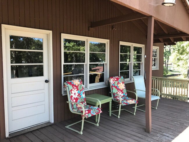 Building Photo - Lake Sinclair home available for 6 month l...