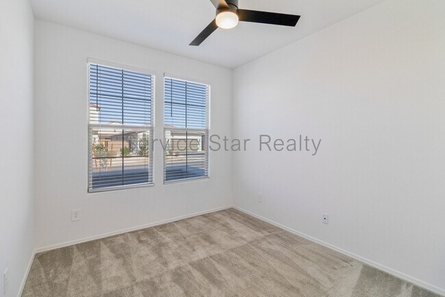 Foto del edificio - 15675 W Monroe St