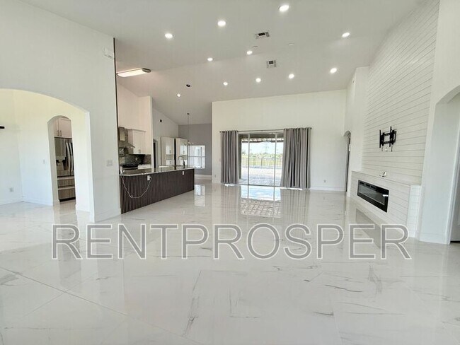 Foto del edificio - 11400 Lovers Ln