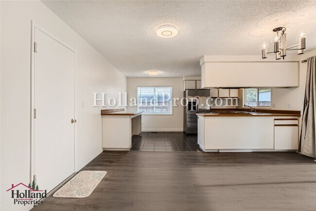Foto del edificio - Single level, newly remodeled, in a great ...