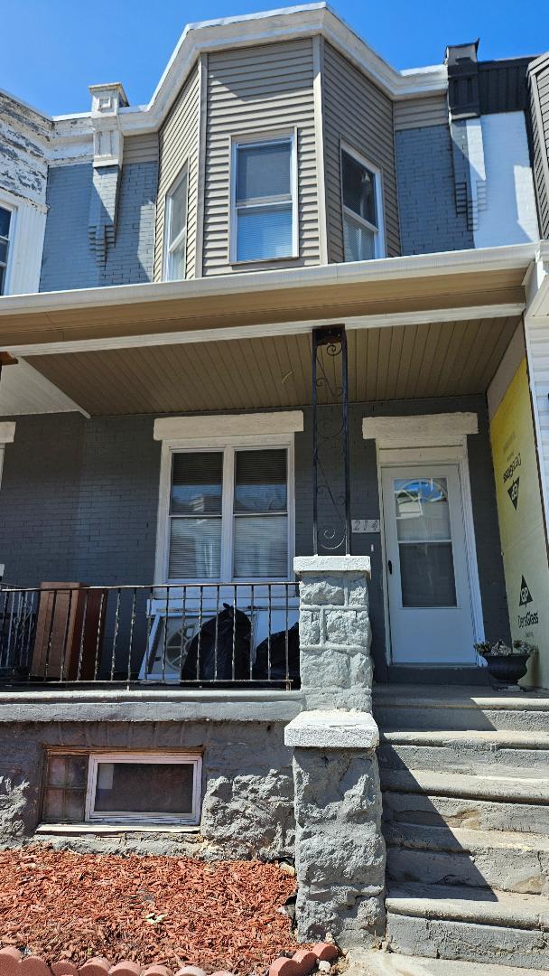 Photo - 214 S Edgewood St House