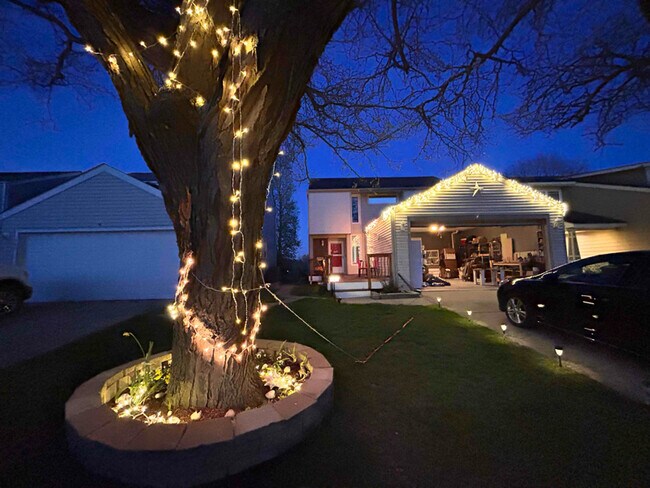 Foto del edificio - 745 Knolls Ct