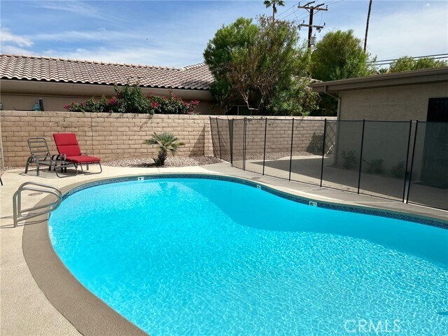 Foto del edificio - 74443 Driftwood Dr