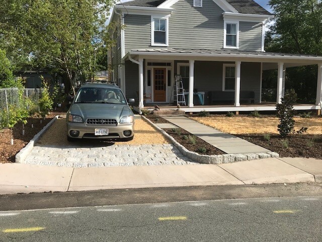 Foto principal - 704 Graves St