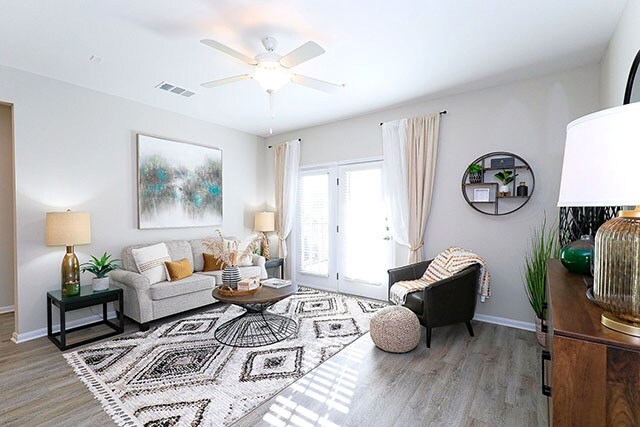 Foto del edificio - 11401 Harp Ln