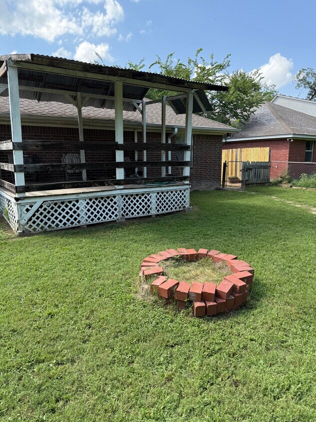 Primary Photo - 1312 Bagby Ave