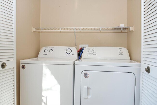 Building Photo - 1317 Lucaya Cir