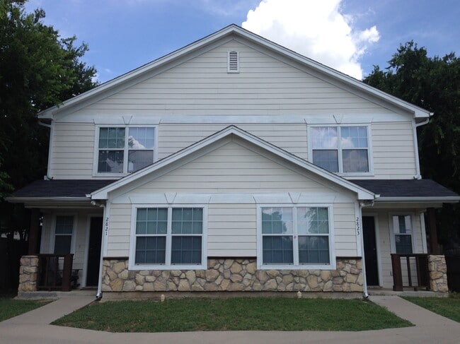 Photo - 2821 Frazier Ave Townhome