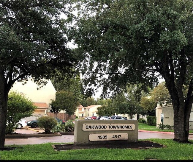 Foto del edificio - 4507 Carter Creek Pkwy