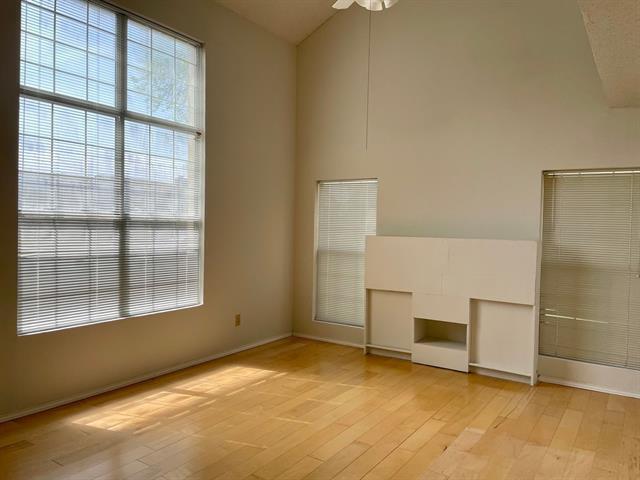 Foto del edificio - 2332 Forestbrook Dr