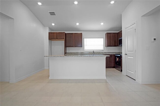 Building Photo - 2906 Lavanda Dr