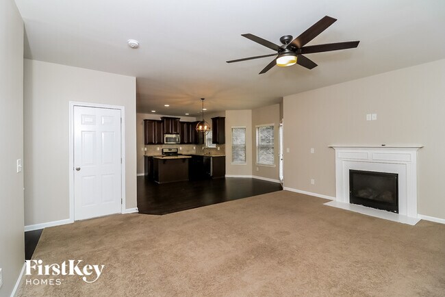 Foto del edificio - 356 Silver Oak Dr
