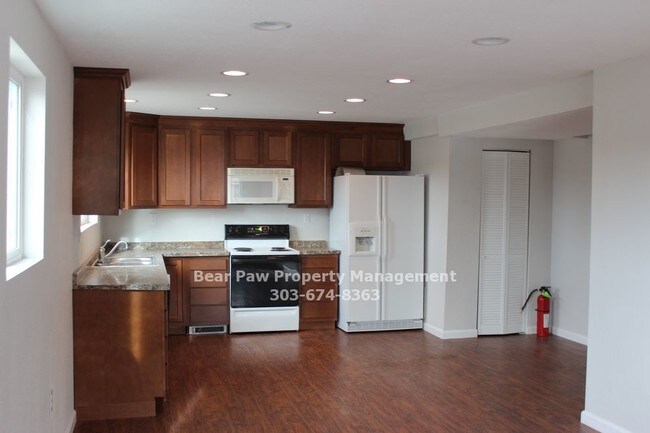 Foto del edificio - Updated Duplex on HWY 285