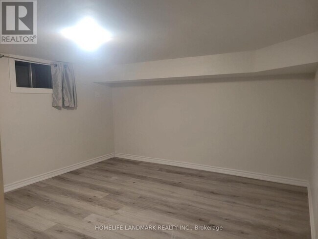 Photo du bâtiment - 307 Axminster Dr