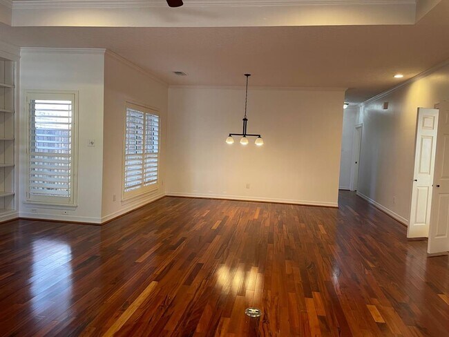 Building Photo - 17619 W Fawn River Cir