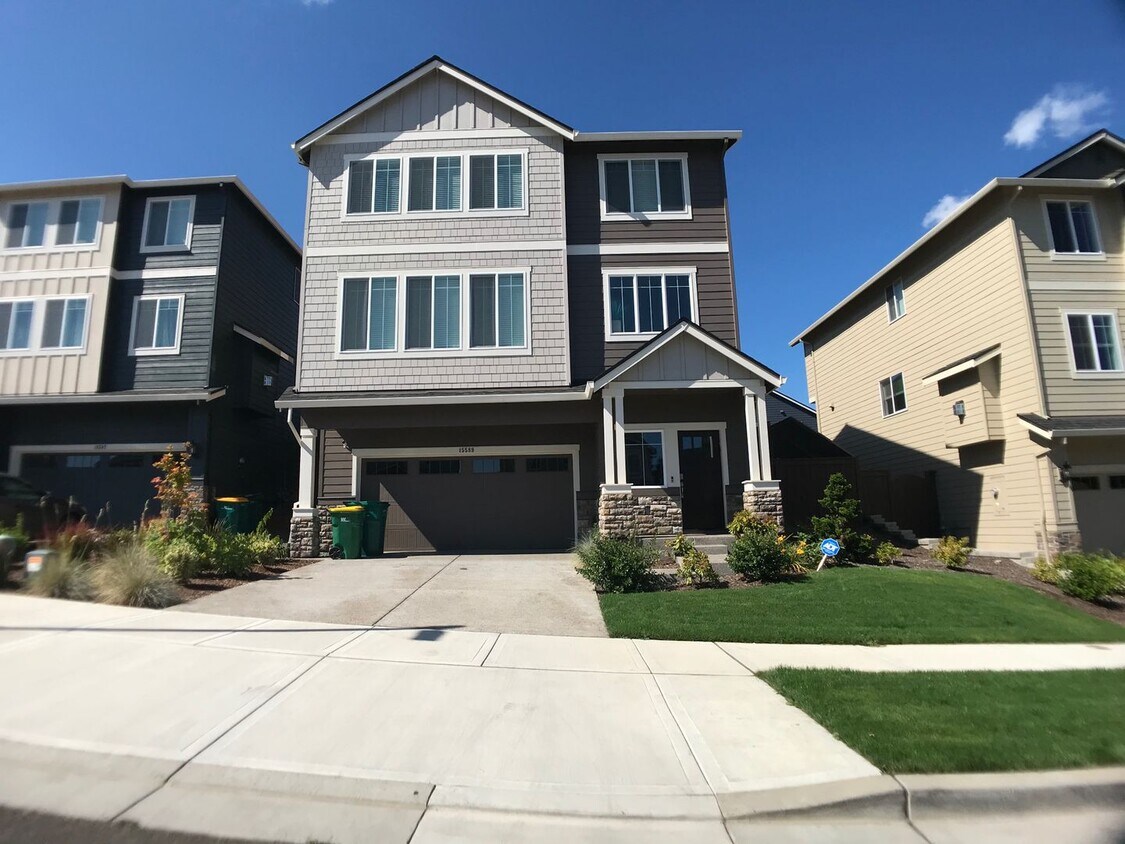 Primary Photo - Luxury finishes throughout the home - 3 Be...