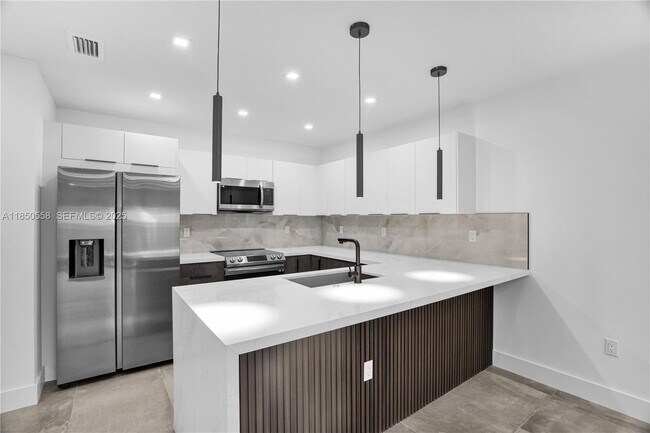 Foto del edificio - 3431 SW 16th Ter