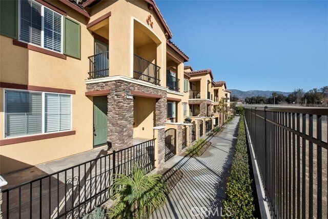 Foto principal - 8029 City View Pl