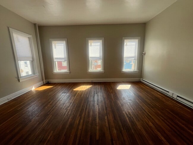 Building Photo - 24 N Hartley St