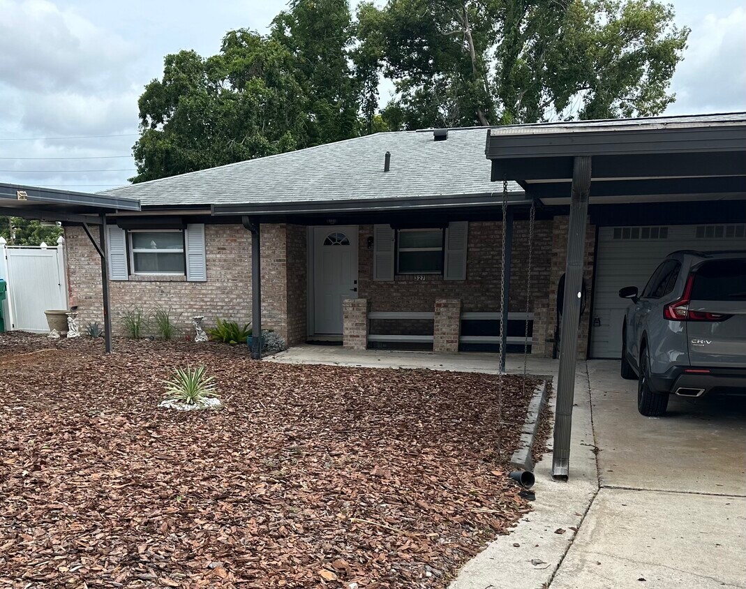 Foto principal - 327 E Evergreen Ave