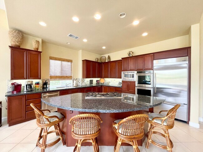 Foto del edificio - AVAILABLE NOW! STUNNING 3 Bedroom 3.5 Bath...