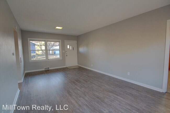 Building Photo - 1 br, 1 bath Apartment - 1910 W 10th St