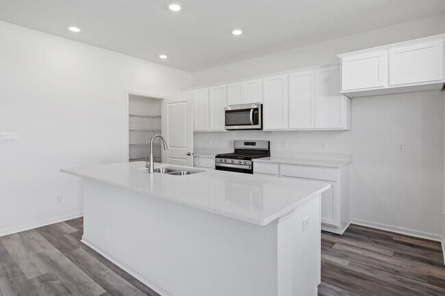 Foto del edificio - 3 bed Plus Bonus Room  2.5 bath 2,251 sq. ...