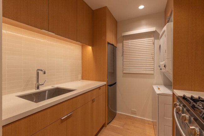 Building Photo - 2403 S Centinela Ave