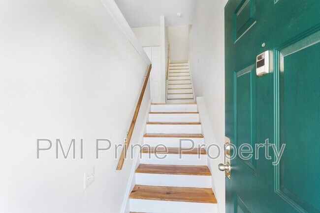 Foto del edificio - 92 E Blackwell St