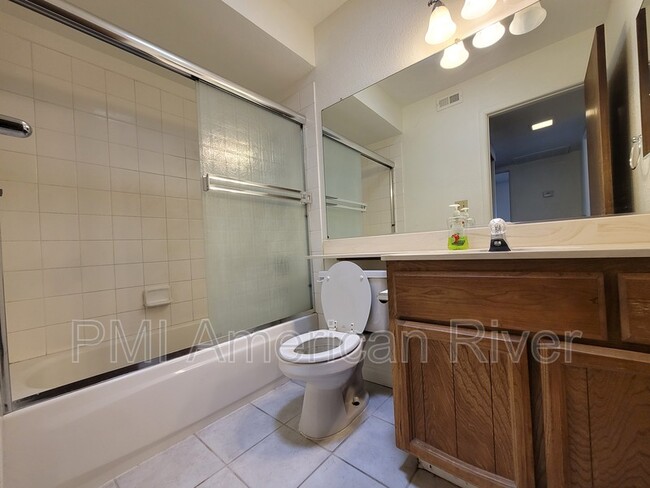 Building Photo - 1721 Avondale Ave
