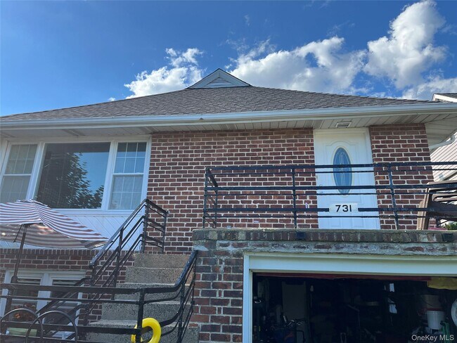 Foto del edificio - 731 E Walnut St