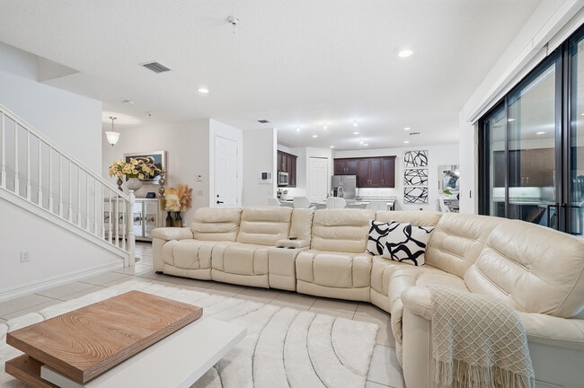 Foto del edificio - 14085 Paverstone Terrace