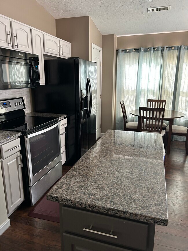 Foto del edificio - 2461 Aldermont Ct