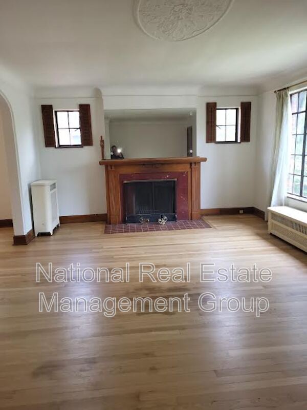 Building Photo - 5253-55 Grayton - 2