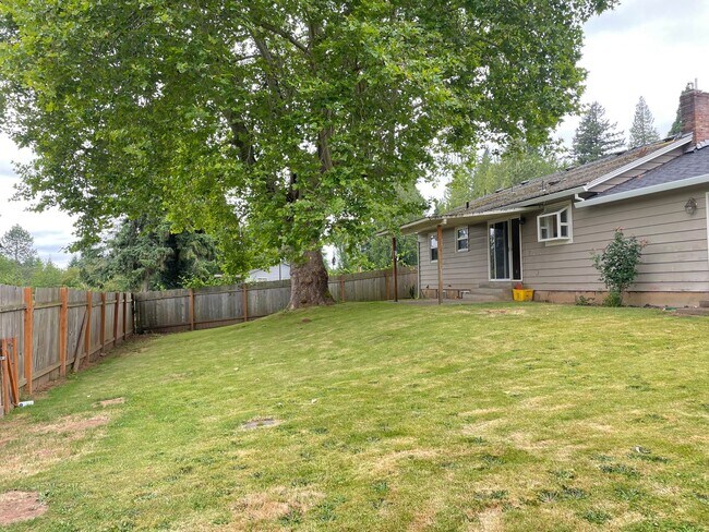 Foto del edificio - 4-Bedroom Home in SE Portland!