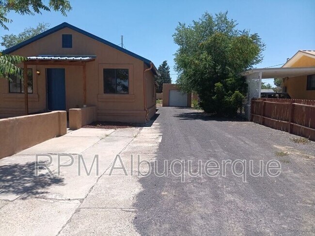 Foto del edificio - 504 San Clemente Ave NW