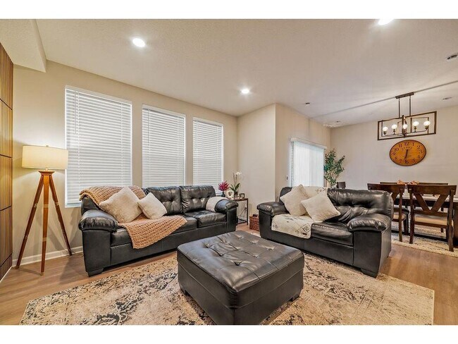 Foto del edificio - 5126 94th Ln N