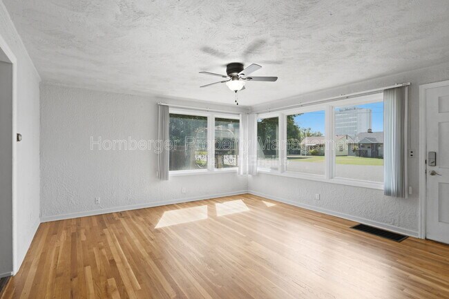 Foto del edificio - 112 W Amherst Ct