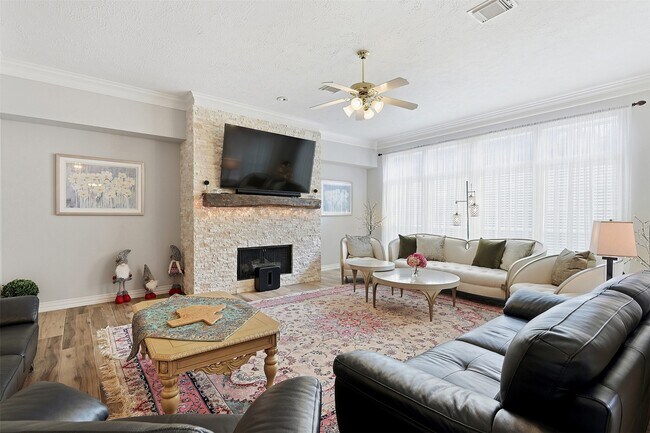 Building Photo - 1527 Orchard Park Dr