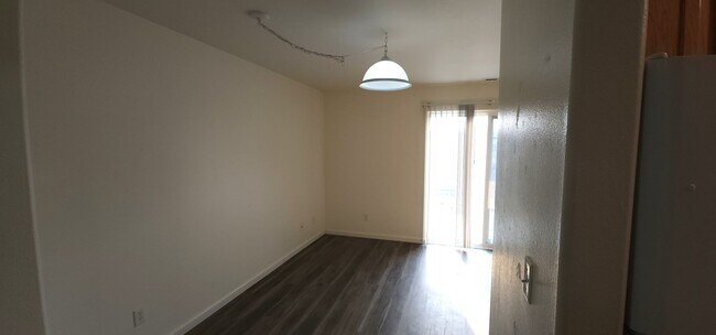 Foto del edificio - 660 Sunny Ln