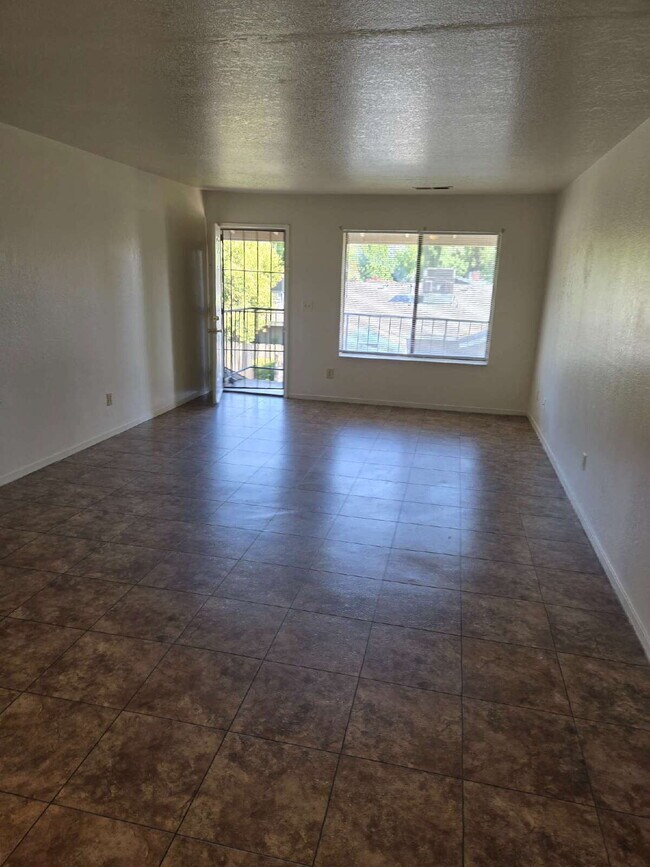 Foto del edificio - Ready Now! One bedroom apartment home with...