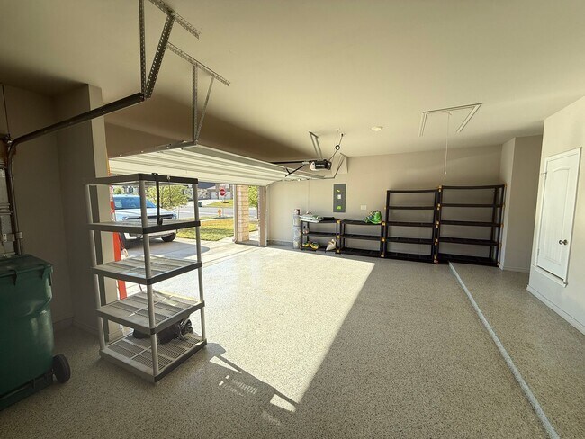 Foto del edificio - GORGEOUS 3-bedroom 2-bathroom home in Cedarbrook Estates!