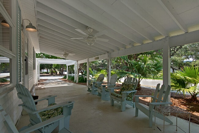 Building Photo - 82 Cobia St