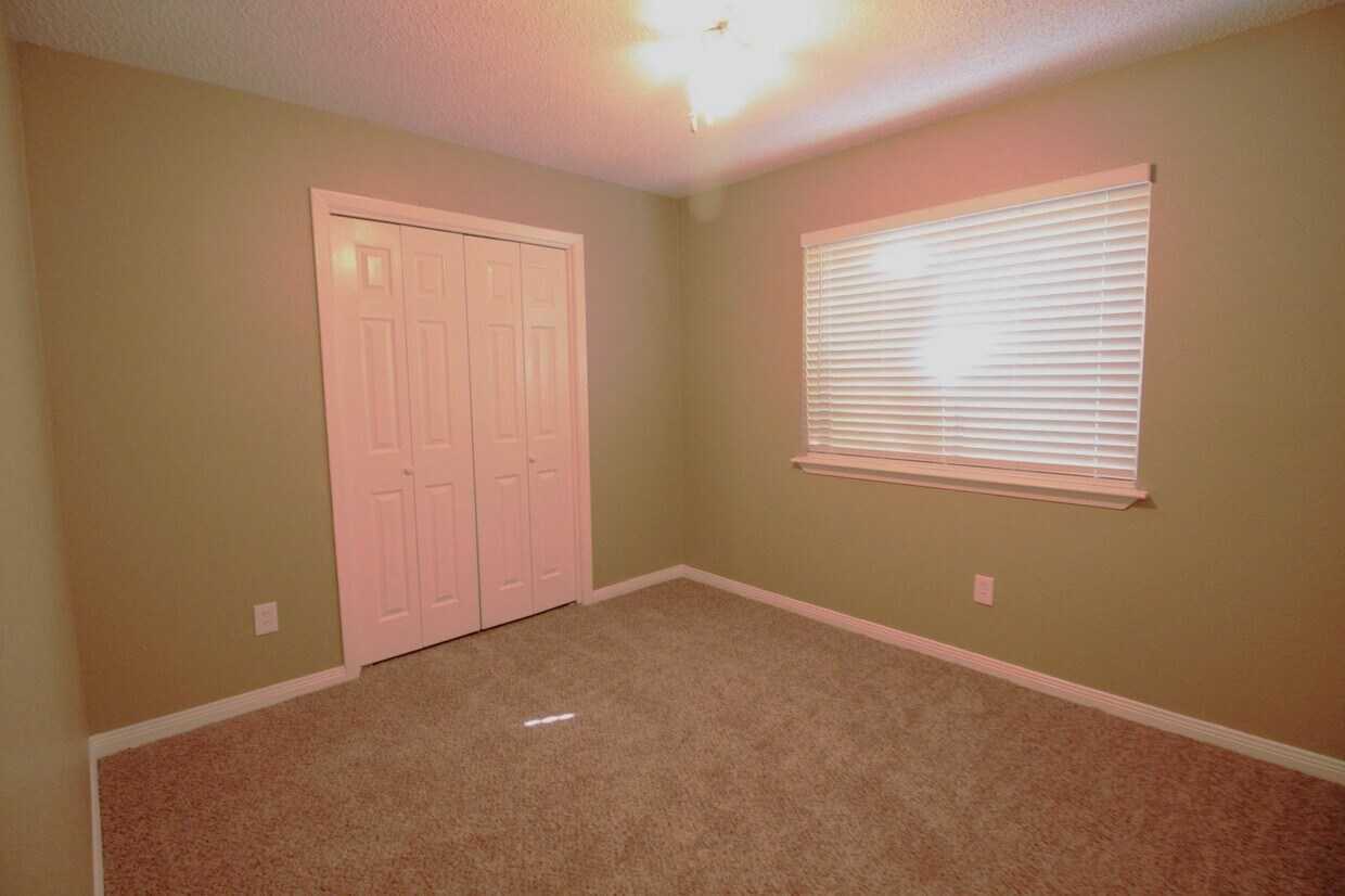 Building Photo - 2618 Quarry Hill Rd