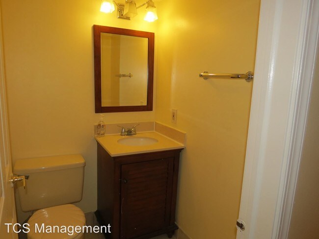 Building Photo - 415 Heatherwood Dr