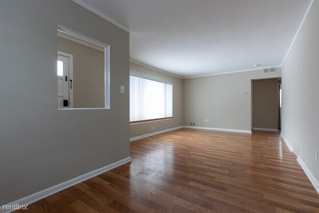 Building Photo - 3 br, 1 bath House - 1137 E Dallas Ave