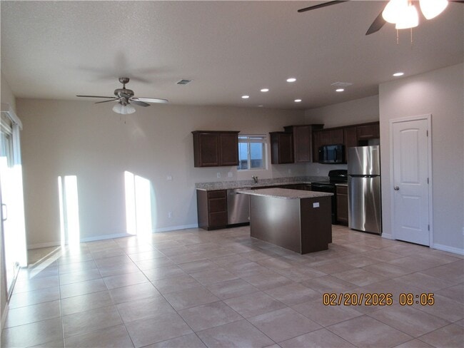 Foto del edificio - 2118 Gene Autry Dr