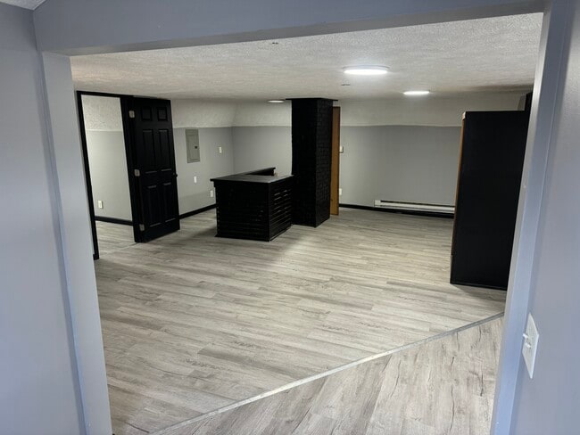 Building Photo - 324 Walnut Ave