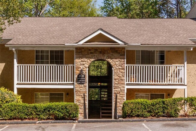 Foto del edificio - 3005 Seven Pines Ln